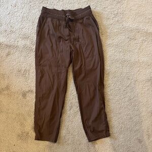 Lululemon Brown Lightweight Cropped Joggers size 6